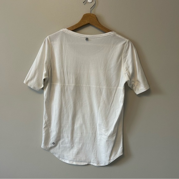 Lululemon Athletica White Stripped Tee Shirt with Reflectors - Picture 2 of 9